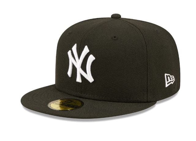 Adult New York Yankees New Era Black and White Collection 59FIFTY Fitted Hat - Unisex